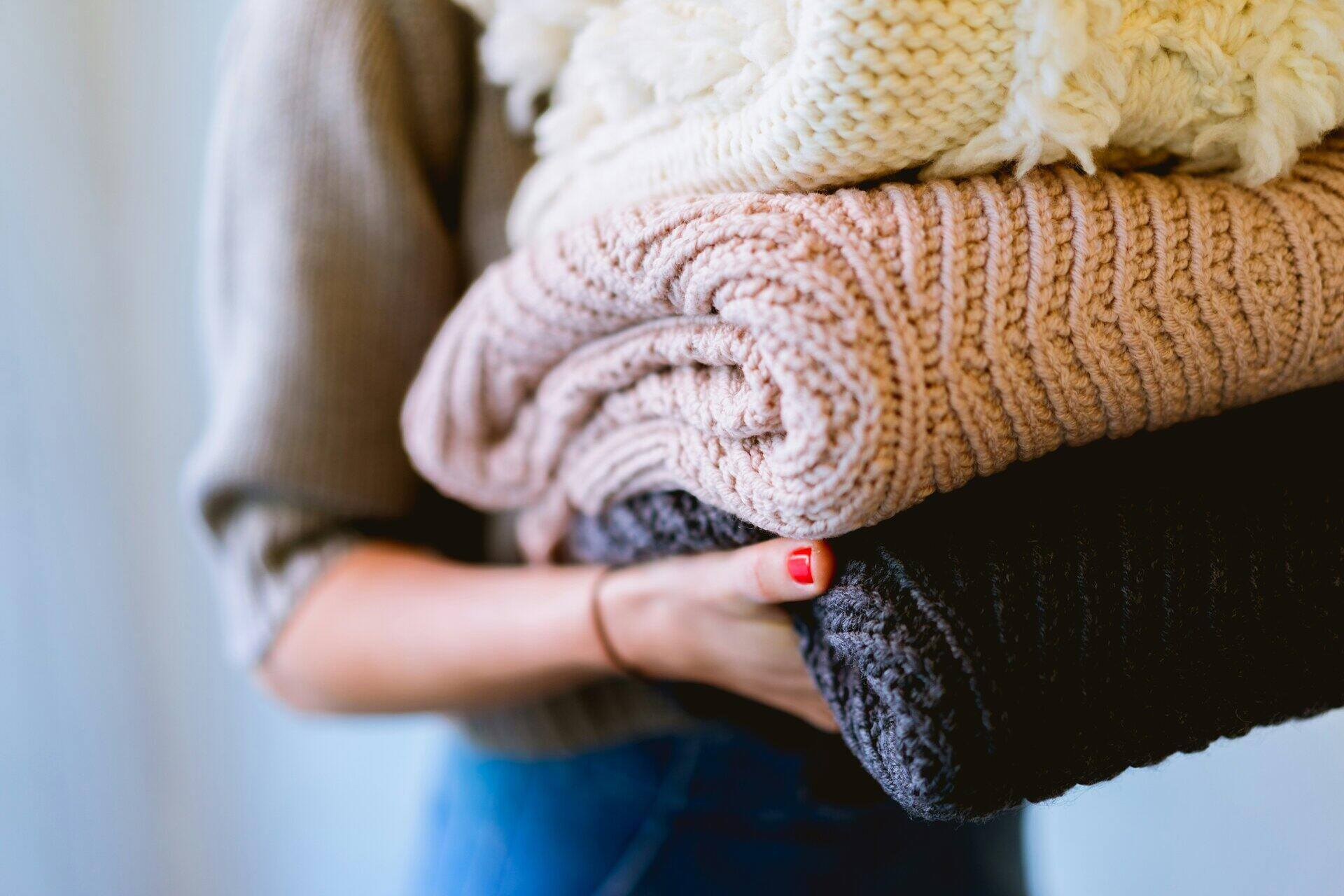 Seasonal storage solutions: How to store winter clothes in the off-season